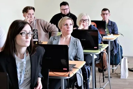 https://img.gogetposts.net/1754621607615.jpg