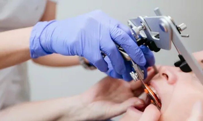 Стоматолог гнатолог в Москве